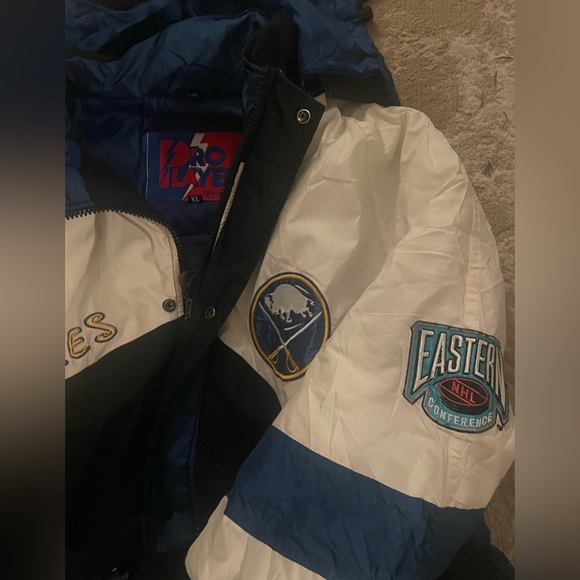 Buffalo Sabres NHL Vintage ProPlayer Jacket - Picture 4 of 5